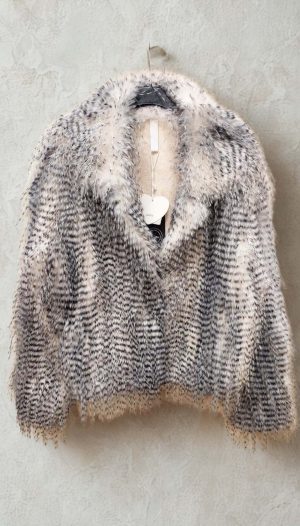 Siyah Beyaz Saçaklı Tüylü Kürk (İthal)