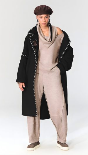 Yanları Beyaz Dikişli Astarsız Palto