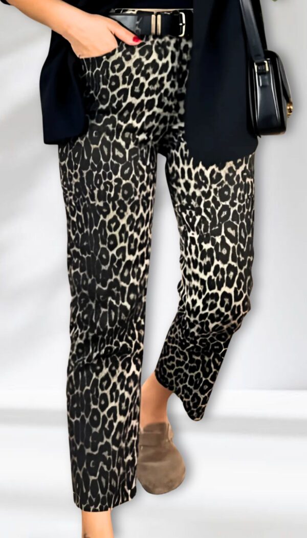 Leopar Desenli Dar Kesim Likralı Kot Pantolon
