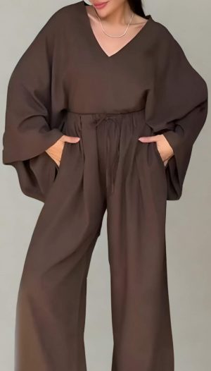 V Yaka Geniş Kol Bluzlu-Beli Lastikli Geniş Paça Pantolonlu Takım