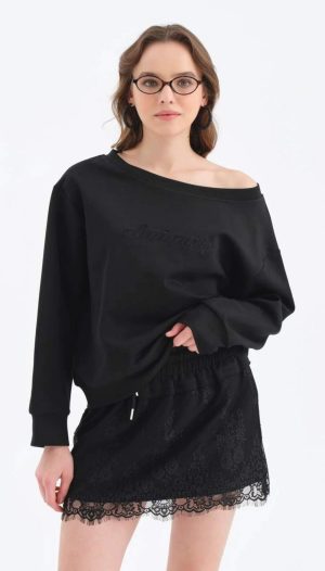 Sweatshirt Ve Dantel Detaylı Mini Etek Takım