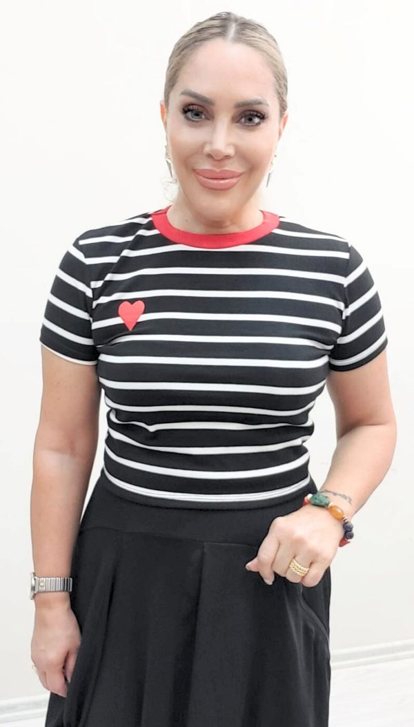 Çizgili Kalpli T-Shirt (Siyah)