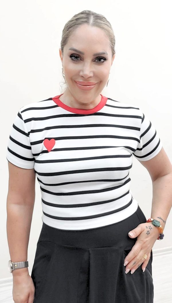 Çizgili Kalpli T-Shirt (Beyaz)