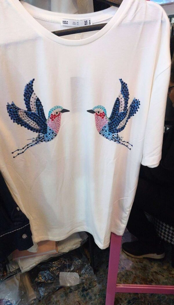 Taş İşlemeli Kuş Desenli Ekru T-Shirt